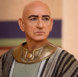 Ben Kingsley as Vizier Ay